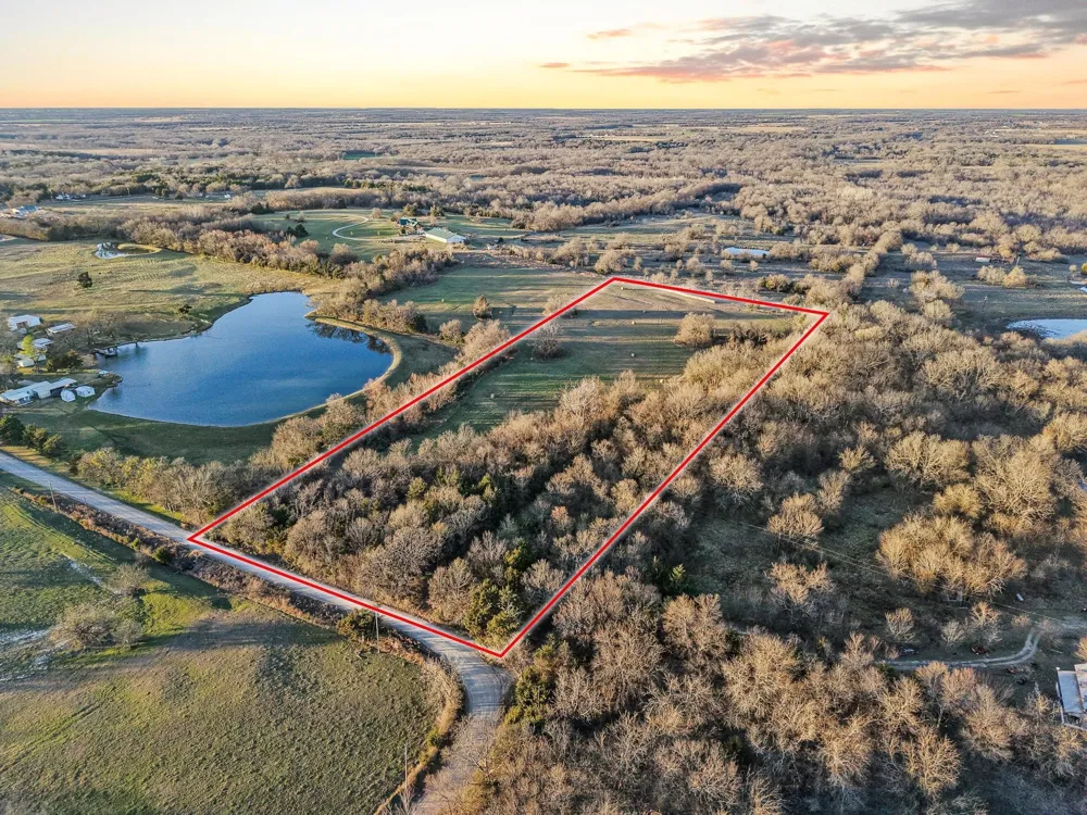County Road 4618 Wolfe City, TX 75496