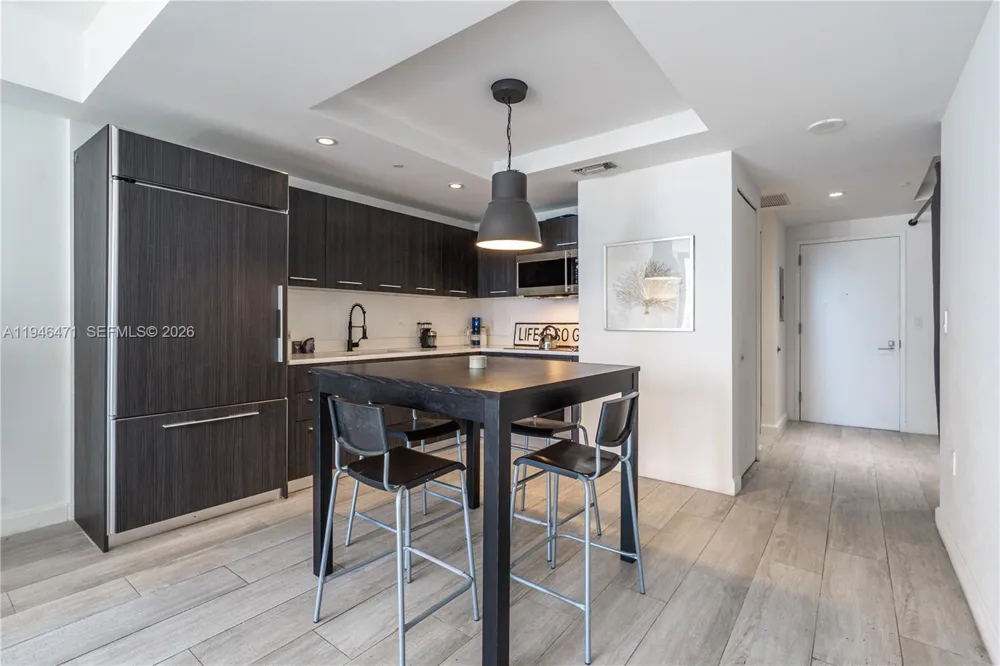 45 SW 9th St #1205 Miami, FL 33130