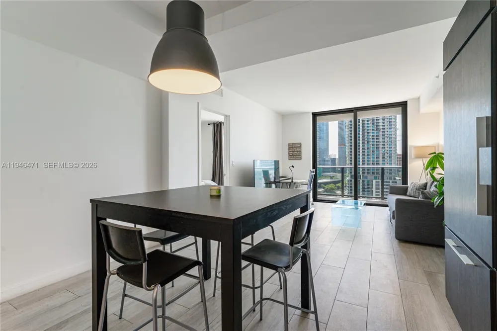 45 SW 9th St #1205 Miami, FL 33130