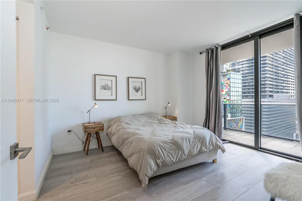 45 SW 9th St #1205 Miami, FL 33130
