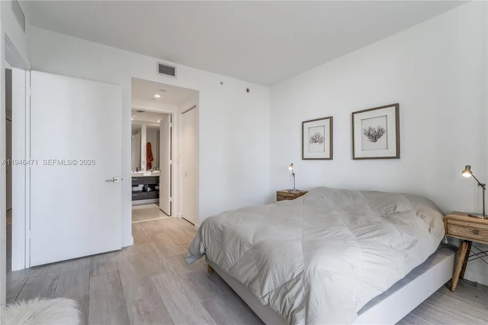 45 SW 9th St #1205 Miami, FL 33130