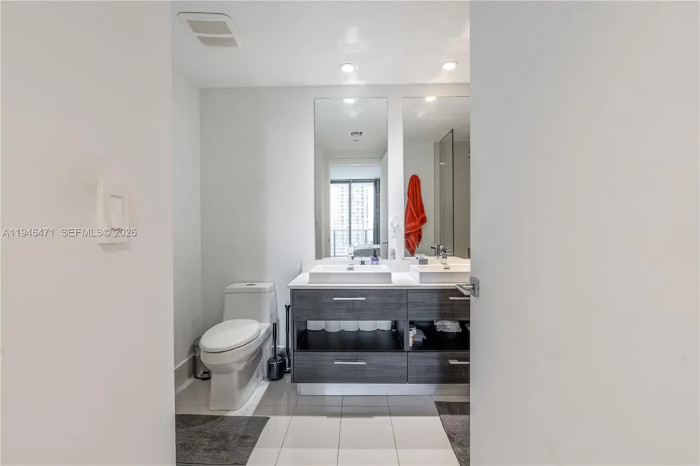 45 SW 9th St #1205 Miami, FL 33130