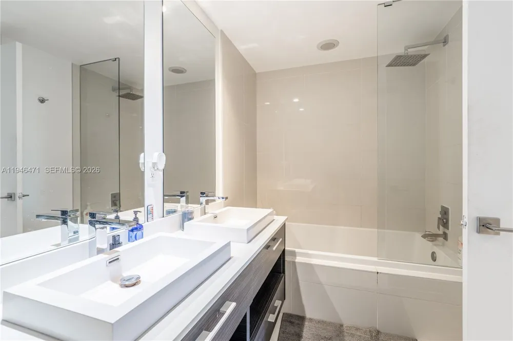 45 SW 9th St #1205 Miami, FL 33130