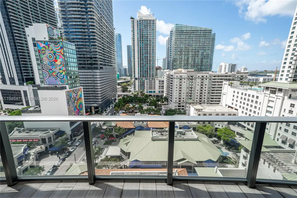 45 SW 9th St #1205 Miami, FL 33130