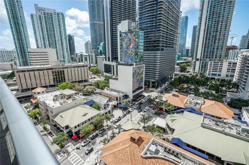 45 SW 9th St #1205 Miami, FL 33130