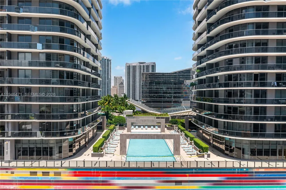 45 SW 9th St #1205 Miami, FL 33130