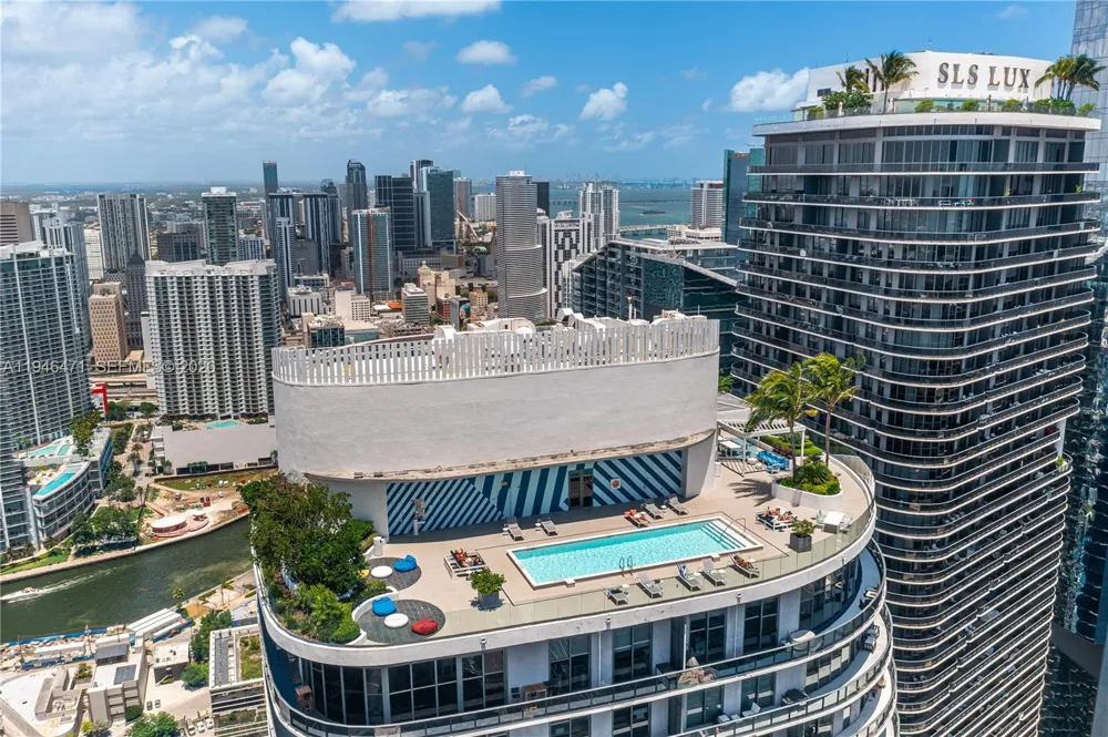 45 SW 9th St #1205 Miami, FL 33130