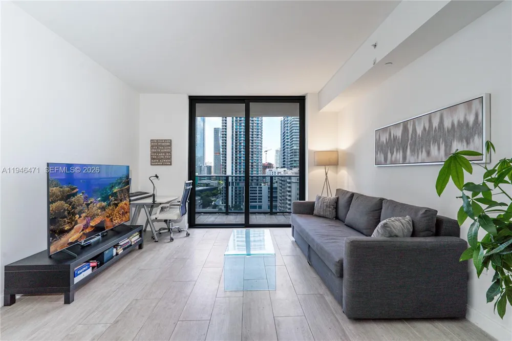 45 SW 9th St #1205 Miami, FL 33130