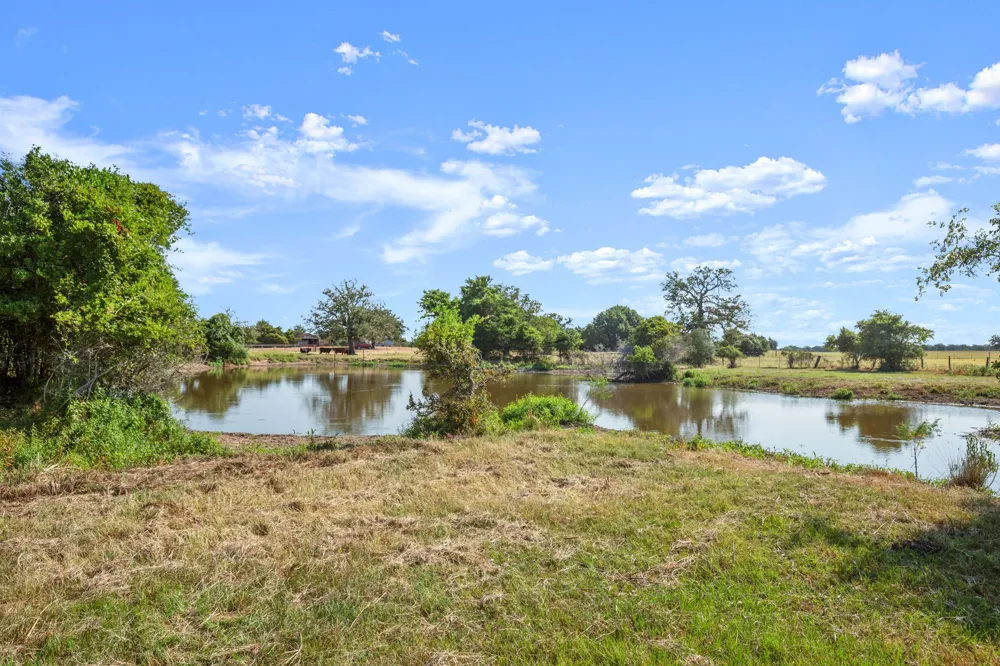 1099 Private Road 1061 Paige, TX 78659