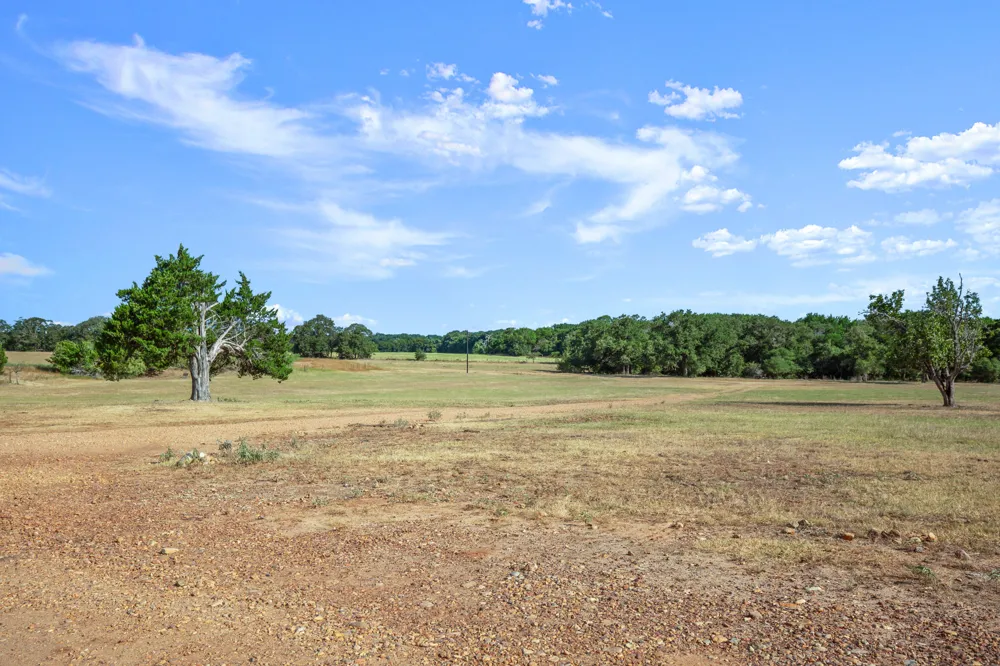 1099 Private Road 1061 Paige, TX 78659