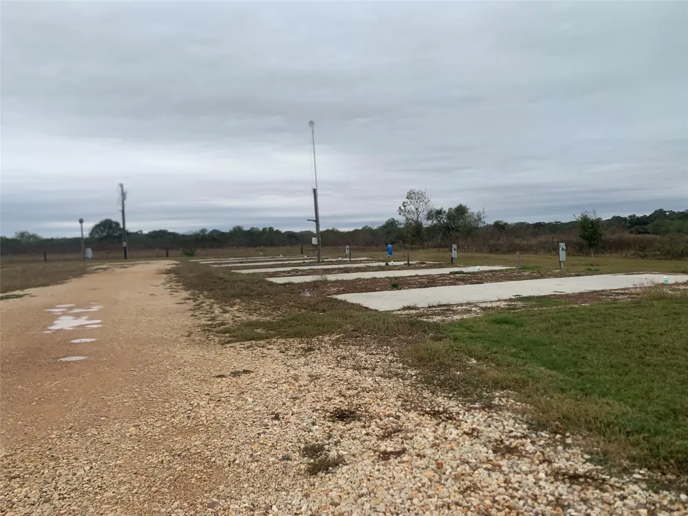 3570 Fm-822 Edna, TX 77957