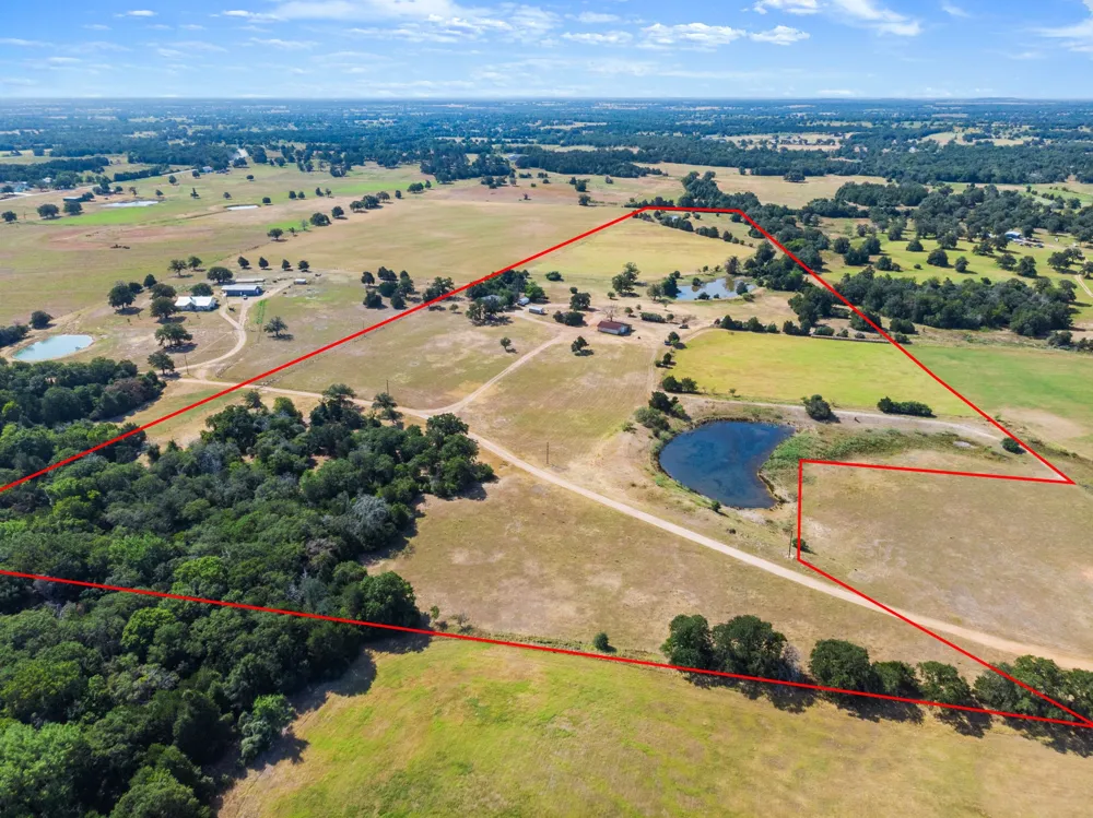 1099 Private Road 1061 Paige, TX 78659