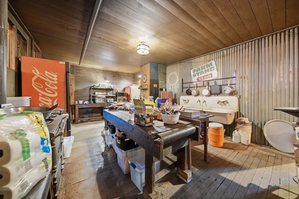 12528 Fm 109 Industry, TX 78944