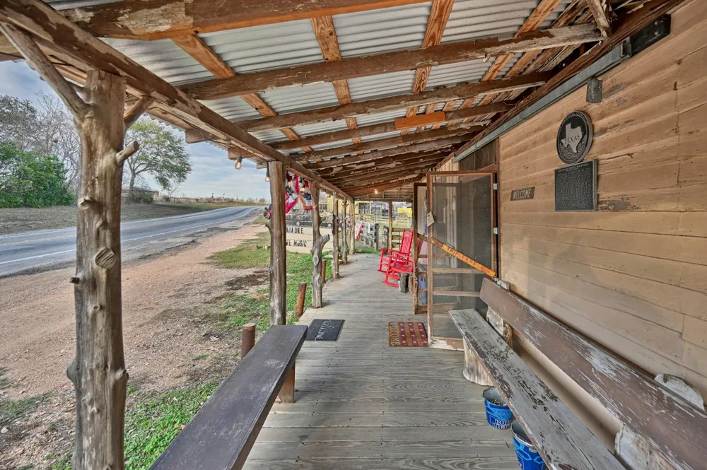 12528 Fm 109 Industry, TX 78944