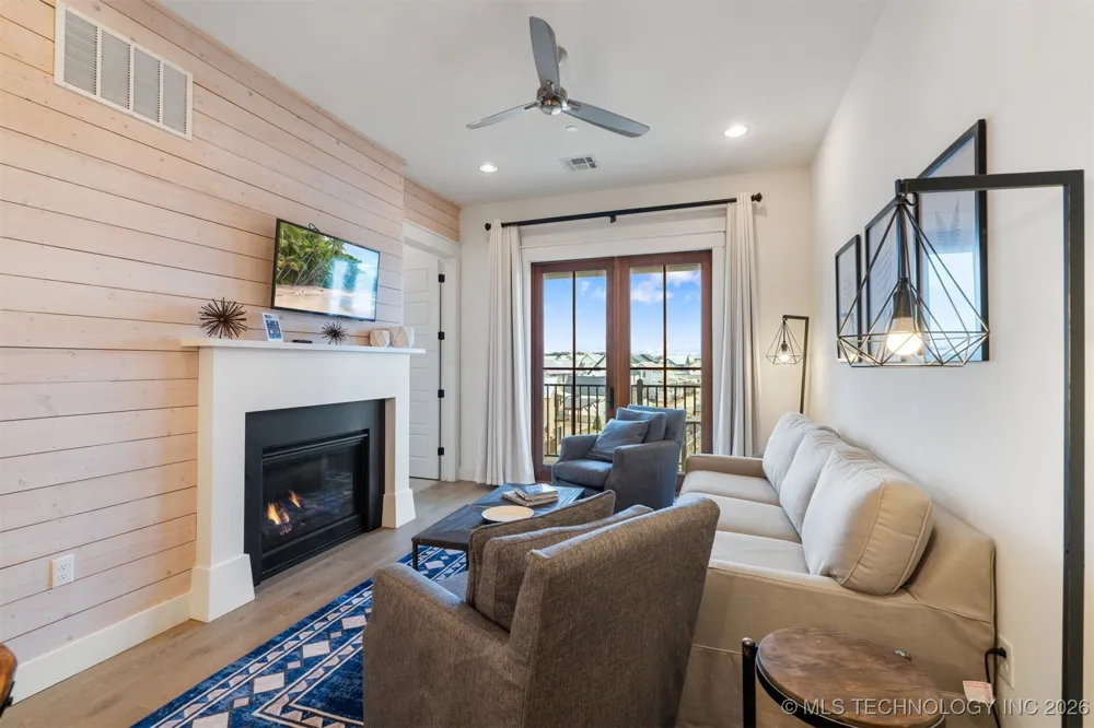 29 Water Street #8 Carlton Landing, OK 74432