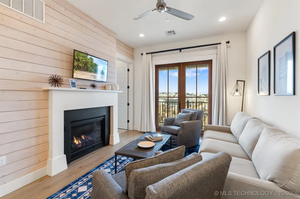 29 Water Street #8 Carlton Landing, OK 74432