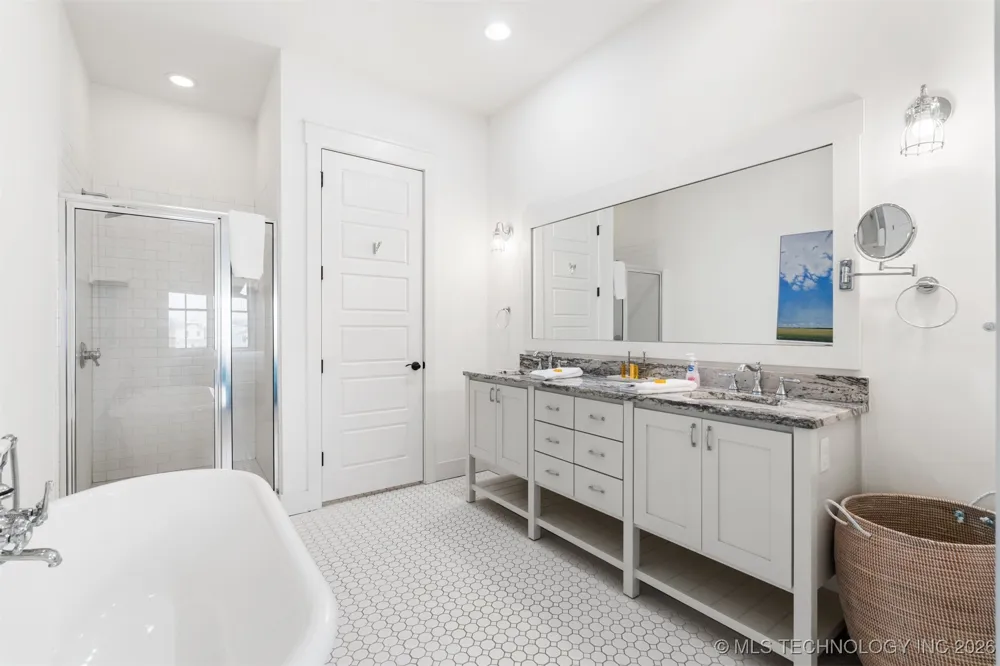 29 Water Street #8 Carlton Landing, OK 74432