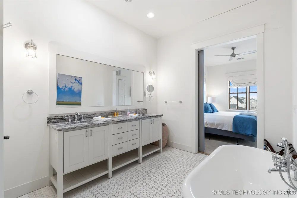 29 Water Street #8 Carlton Landing, OK 74432