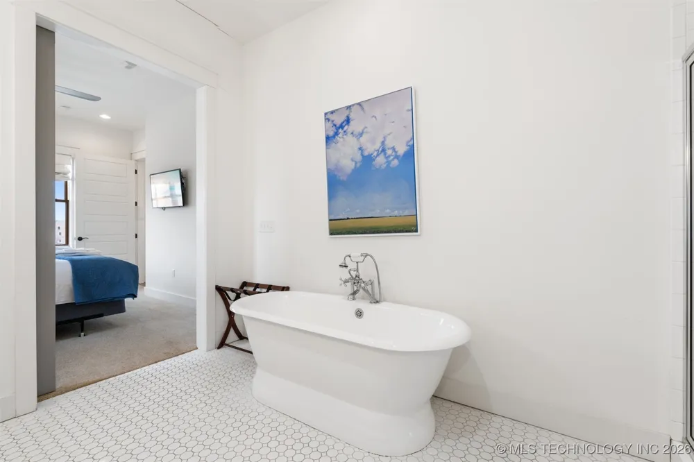 29 Water Street #8 Carlton Landing, OK 74432