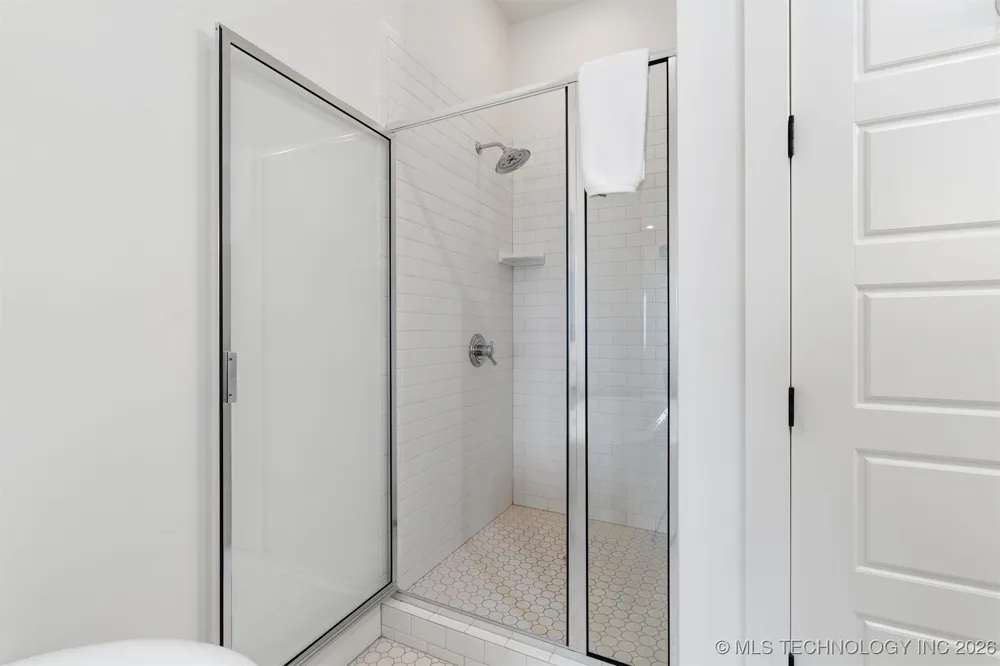29 Water Street #8 Carlton Landing, OK 74432