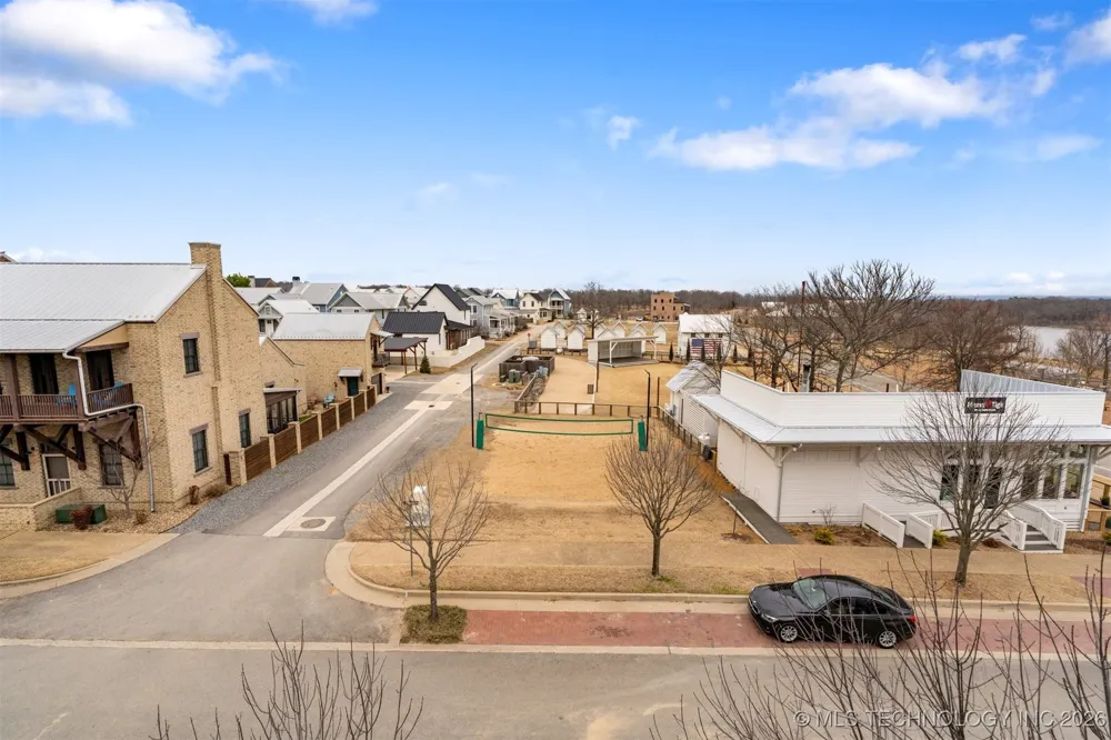 29 Water Street #8 Carlton Landing, OK 74432