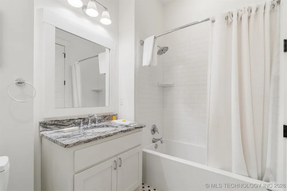 29 Water Street #8 Carlton Landing, OK 74432