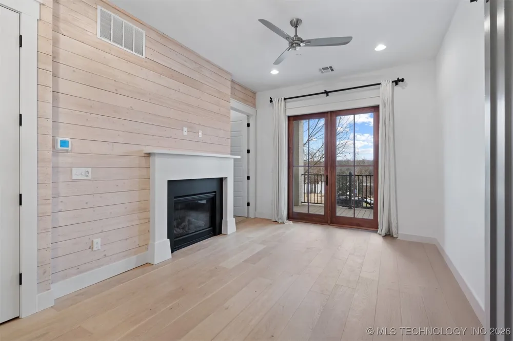 29 Water Street #3 Carlton Landing, OK 74432