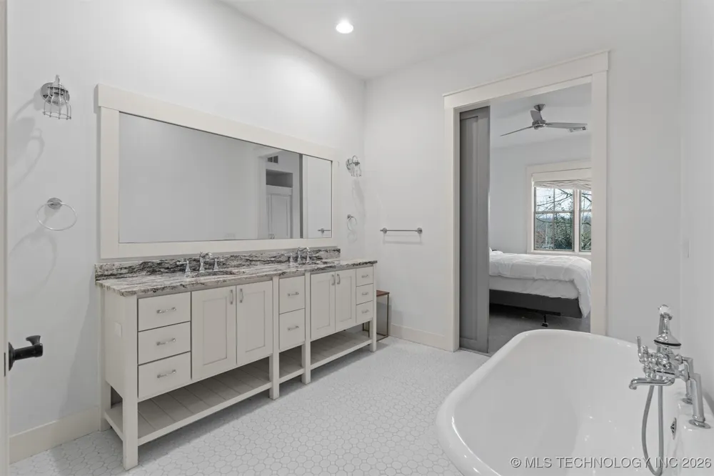 29 Water Street #3 Carlton Landing, OK 74432