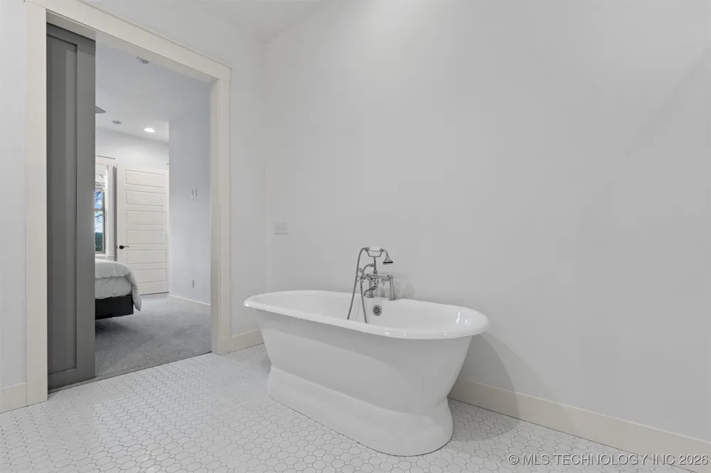 29 Water Street #3 Carlton Landing, OK 74432