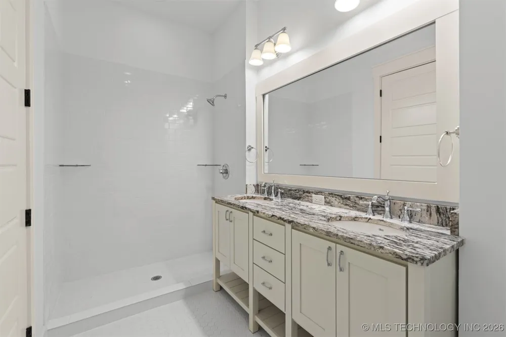 29 Water Street #3 Carlton Landing, OK 74432