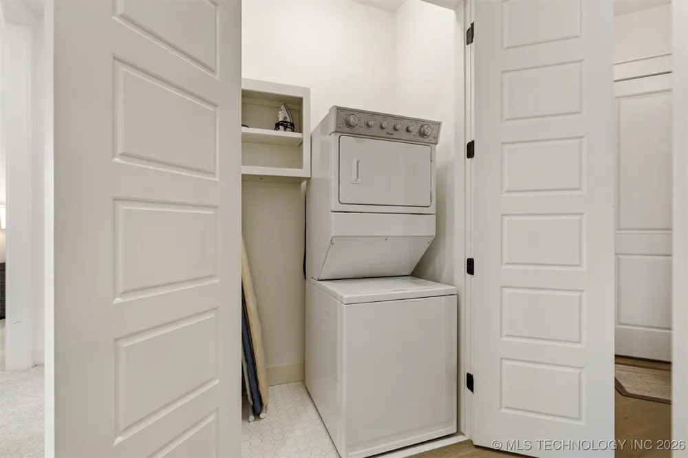 29 Water Street #6 Carlton Landing, OK 74432