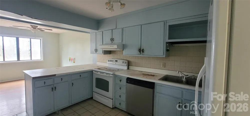 7882 Kinglet Road Connelly Springs, NC 28612