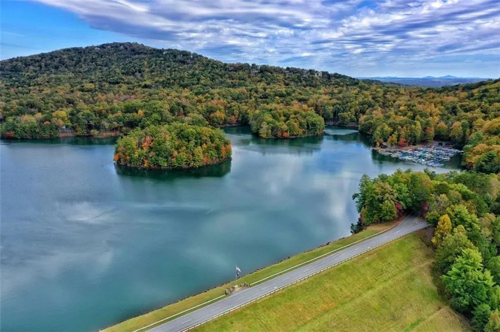 135 Wolfscratch Drive #609 Big Canoe, GA 30143