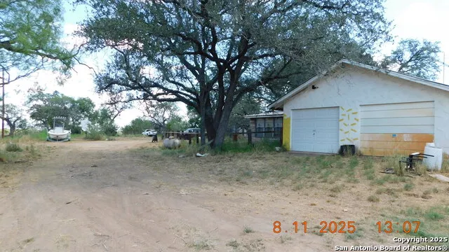 11620 state highway 16 Poteet, TX 78065