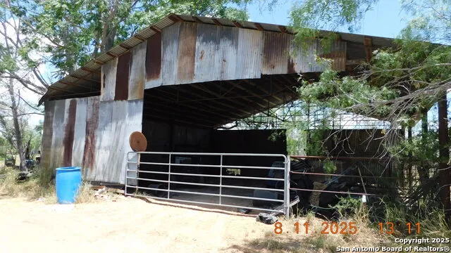11620 state highway 16 Poteet, TX 78065