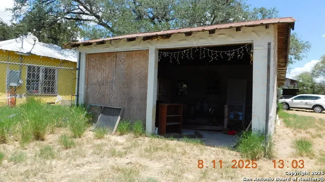 11620 state highway 16 Poteet, TX 78065
