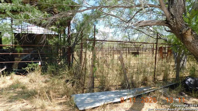 11620 state highway 16 Poteet, TX 78065