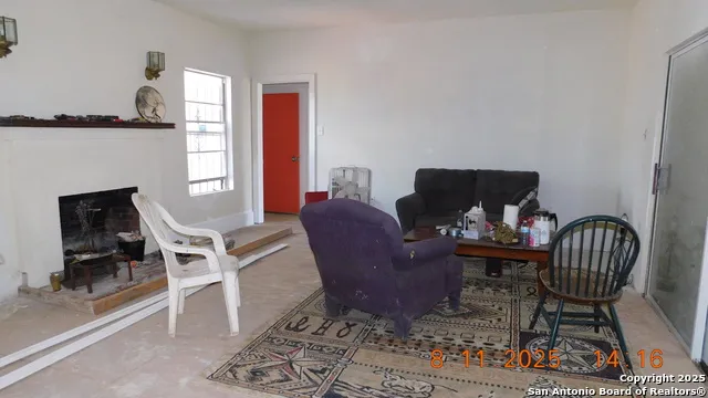 11620 state highway 16 Poteet, TX 78065