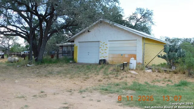 11620 state highway 16 Poteet, TX 78065