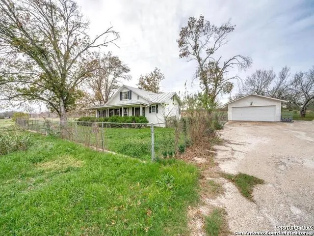 7431 & 7433 Real Road China Grove, TX 78263