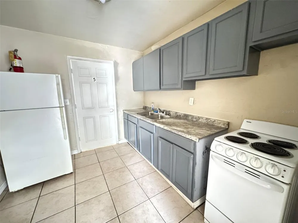 1209 CARLSBAD PLACE Orlando, FL 32808
