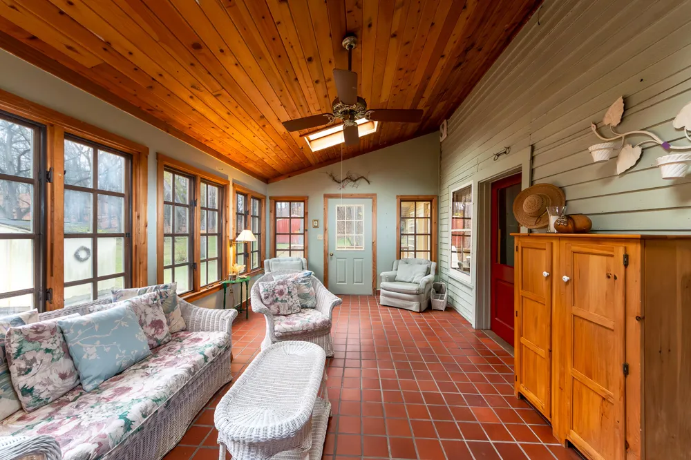 8425 Parshallville Road Hartland Township, MI 48430
