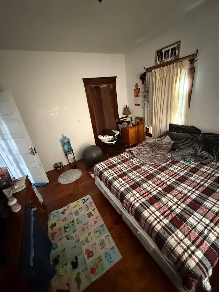 240 E Kingsley Pomona, CA 91767