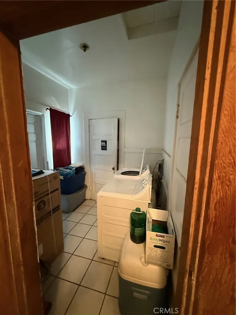240 E Kingsley Pomona, CA 91767