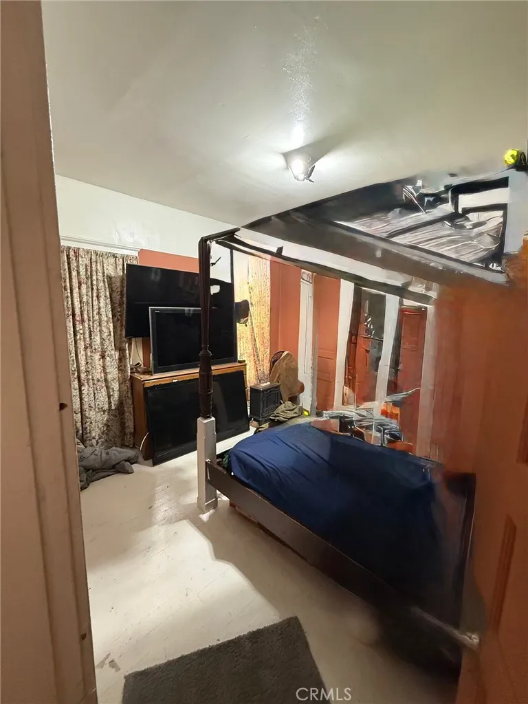 240 E Kingsley Pomona, CA 91767