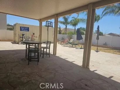1740 El Nido Perris, CA 92571