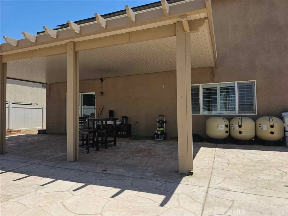 1740 El Nido Perris, CA 92571