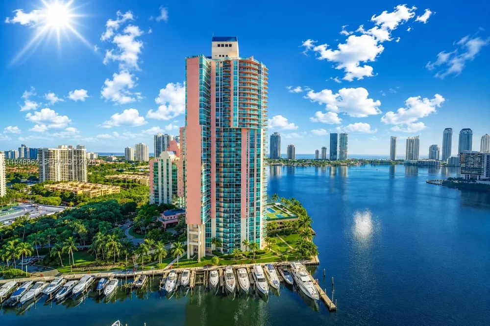 3330 NE 190th St #1912 Aventura, FL 33180