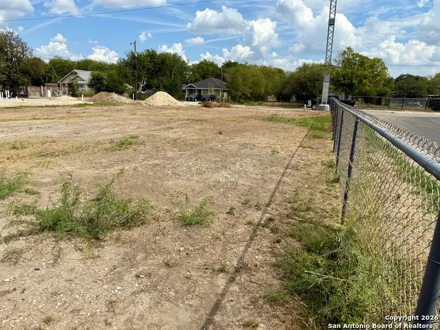 2215 Menefee Blvd San Antonio, TX 78237