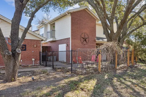 6814 Dolphin Circle